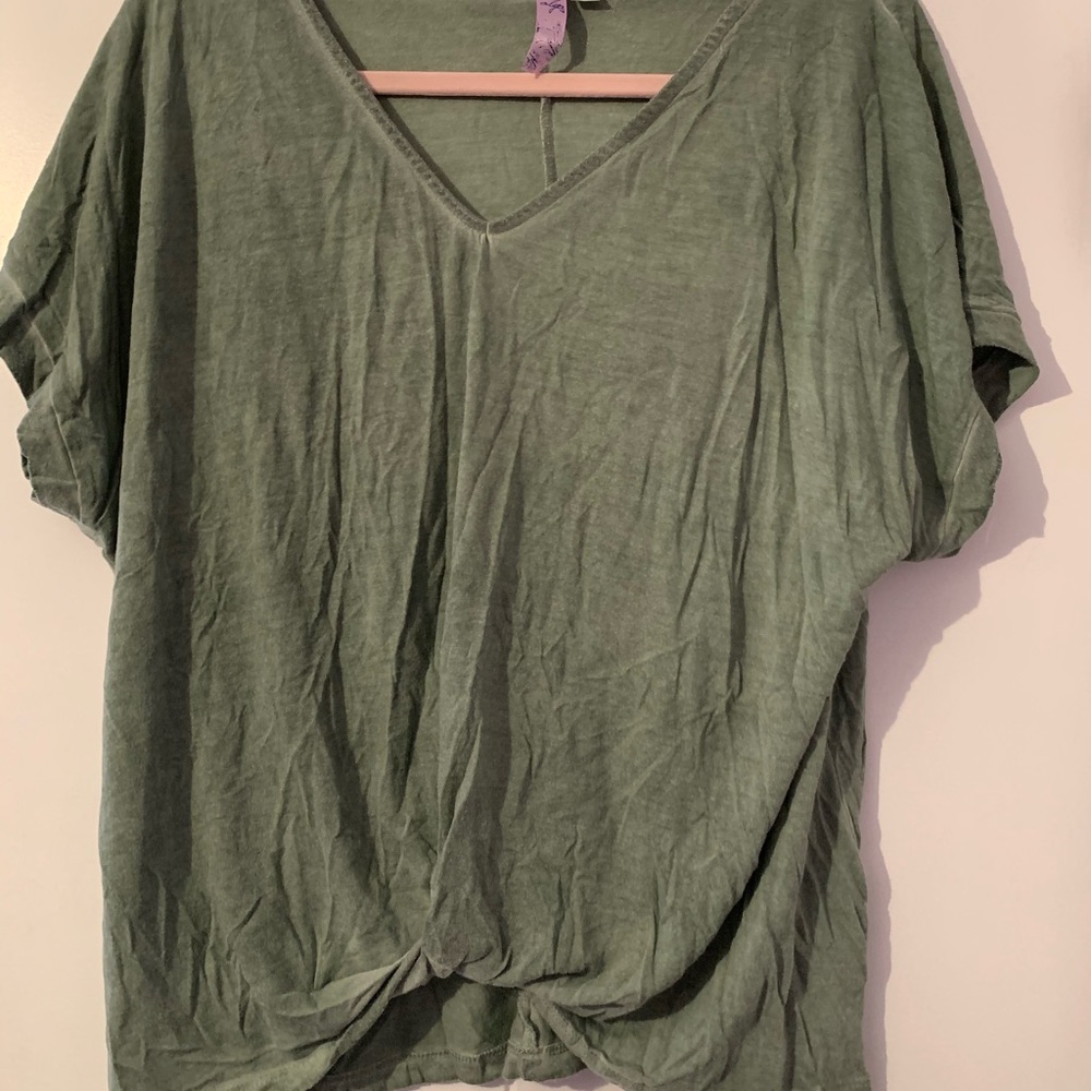 Green knot top